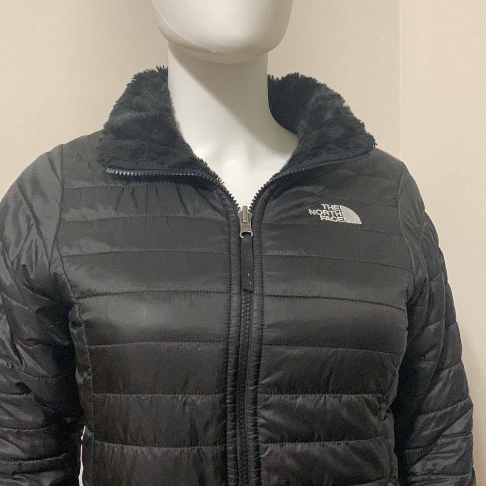 The North Face Kids Black Quilted Puffer Jacket - Picture 9 of 15